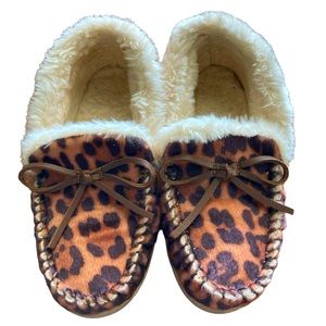 J. Crew Slippers Sherpa Lined Slip On Rubber Soles Cozy Warm Leopard Print Sz 8